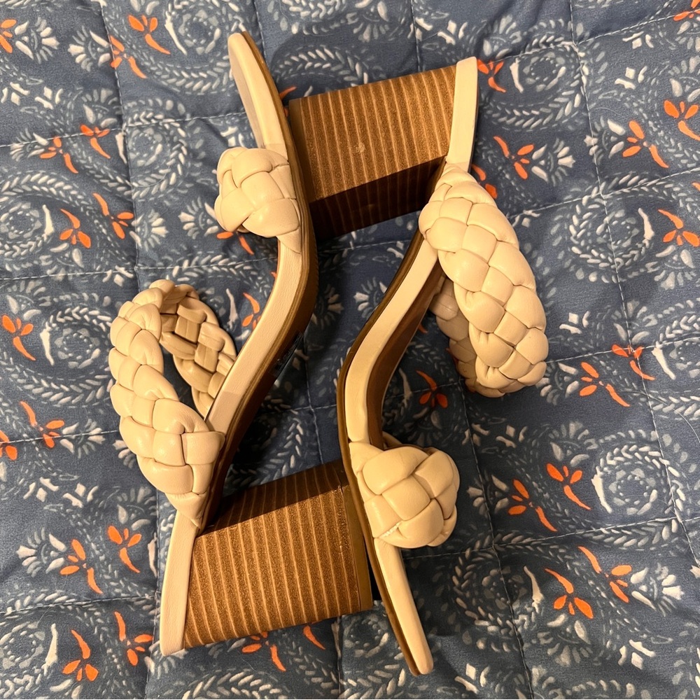 DV by Dolce Vita Women's Tan Braided Sandals Slip-On Open Toe Size 8.5 - Picture 2 of 4